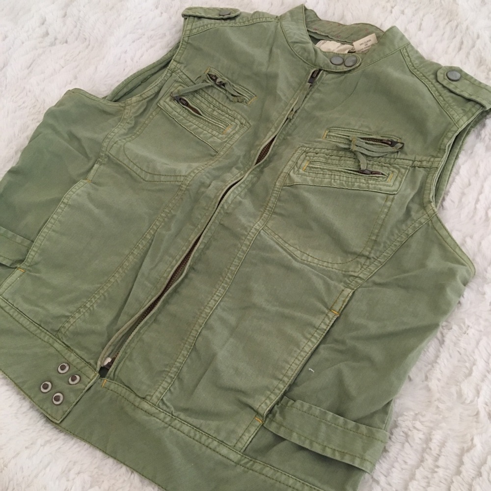 Chic Grunge Sleeveless Top